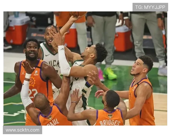 太阳迎战雄鹿巅峰对决 超巨球星争锋激烈角逐展开