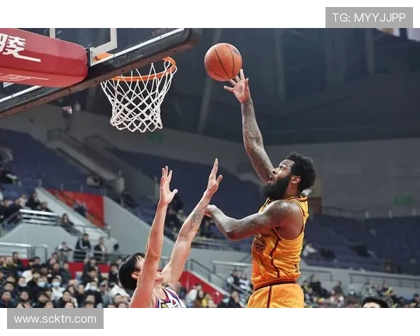 江苏肯帝亚与青岛国信激战正酣 赛场风云再起篮球魅力尽展